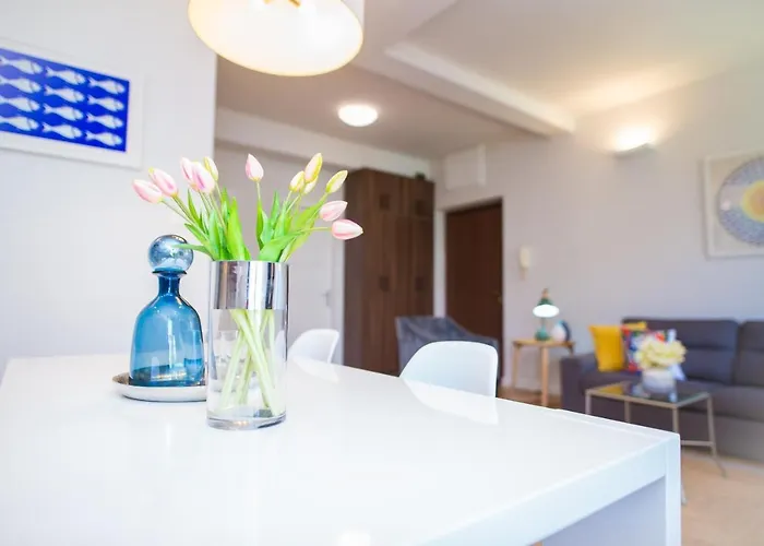 Franco's Spacious - Great Location