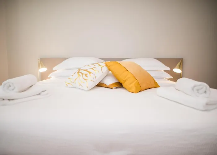 דירה Franco's Spacious - Great Location *