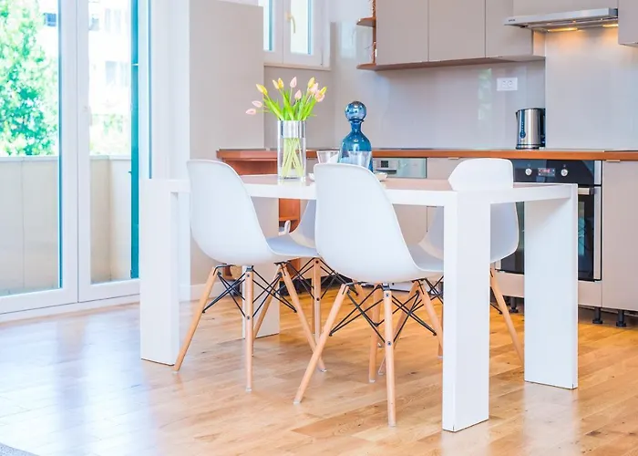 דירה Franco's Spacious - Great Location *