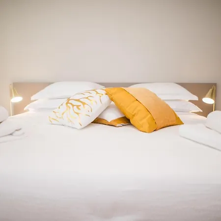 Apartment Franco's Spacious - Great Location *