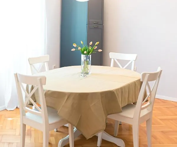 Franco's Spacious - Great Location * 스플리트