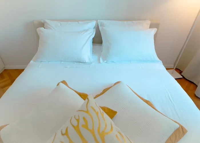 아파트 Franco's Spacious - Great Location *