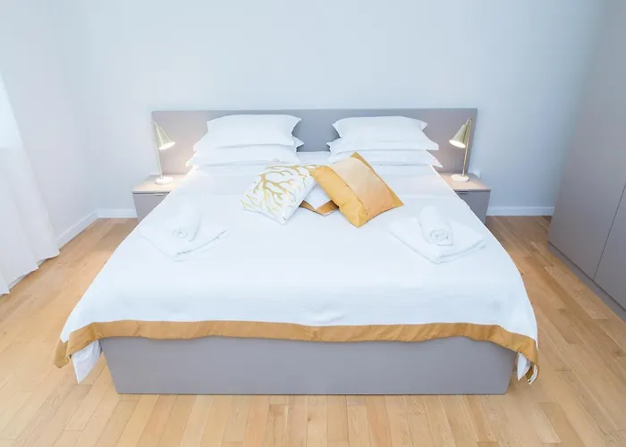 Franco's Spacious - Great Location * 스플리트
