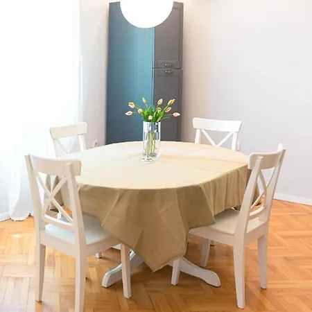 Franco's Spacious - Great Location * Split