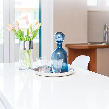 Franco’s Spacious - Great Location Apartamento