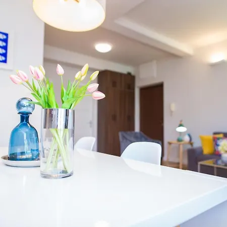 Franco’s Spacious - Great Location