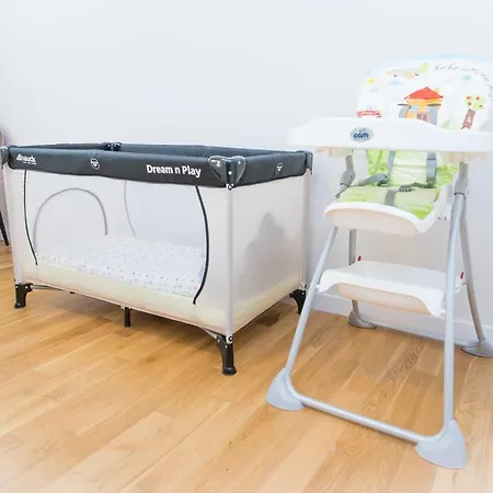 Franco’s Spacious - Great Location * Split