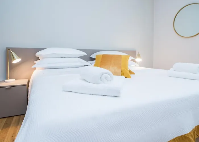 Lejlighed Franco's Spacious - Great Location