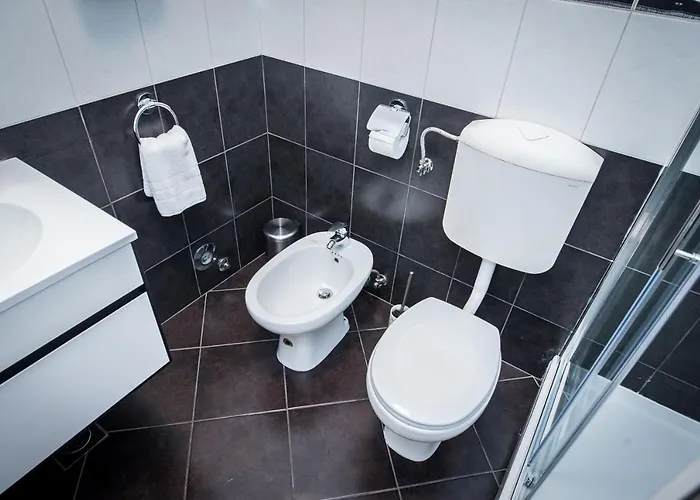 Lejlighed Franco's Spacious - Great Location *