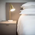 Franco's Spacious - Great Location Appartement