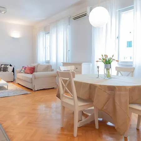Appartement Franco's Spacious - Great Location Split